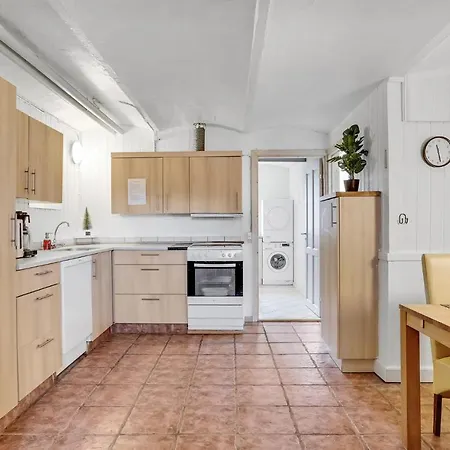 1 Bedroom In V