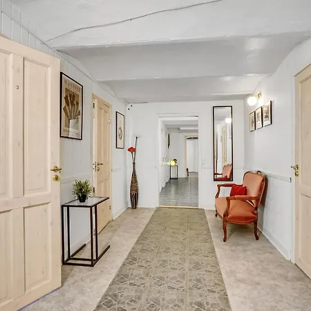 1 Bedroom In V アパート *