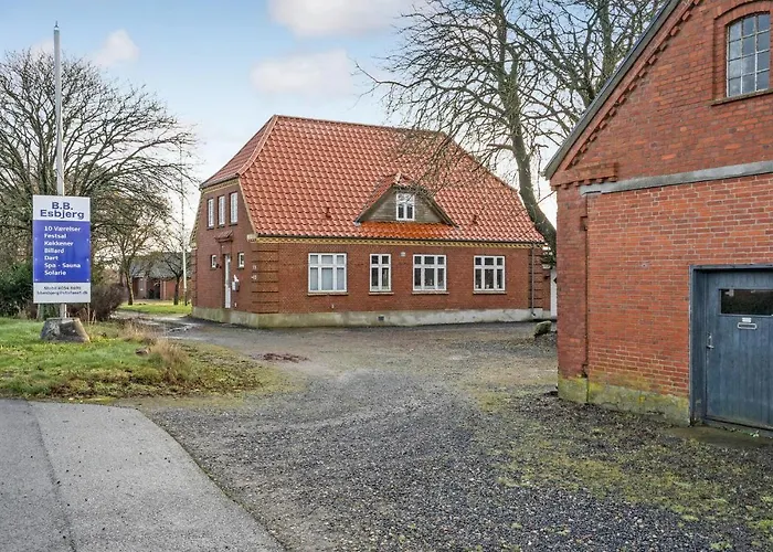 Apartment 1 Bedroom In V *