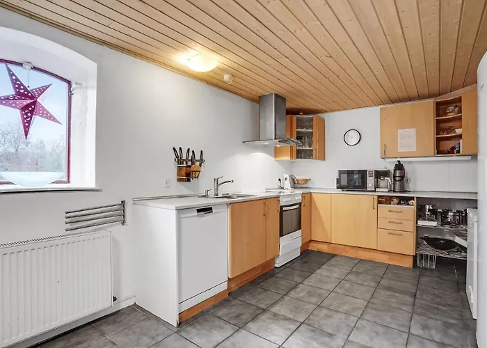 1 Bedroom In V Apartment *