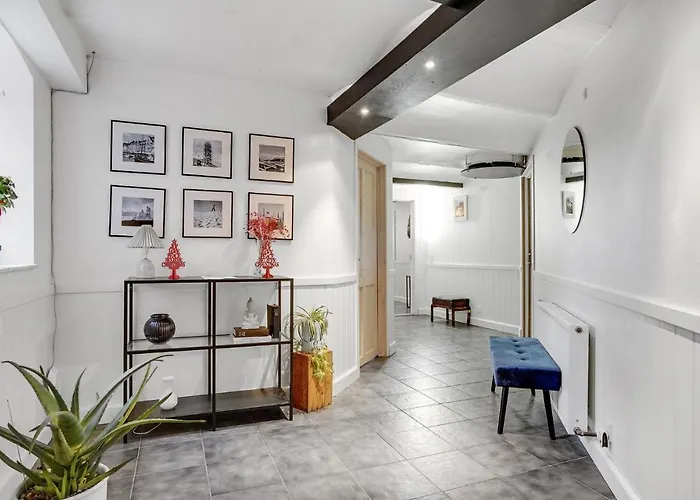 Apartment 1 Bedroom In V *