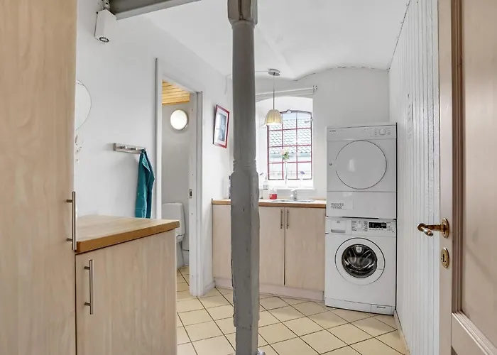 Apartment 1 Bedroom In V